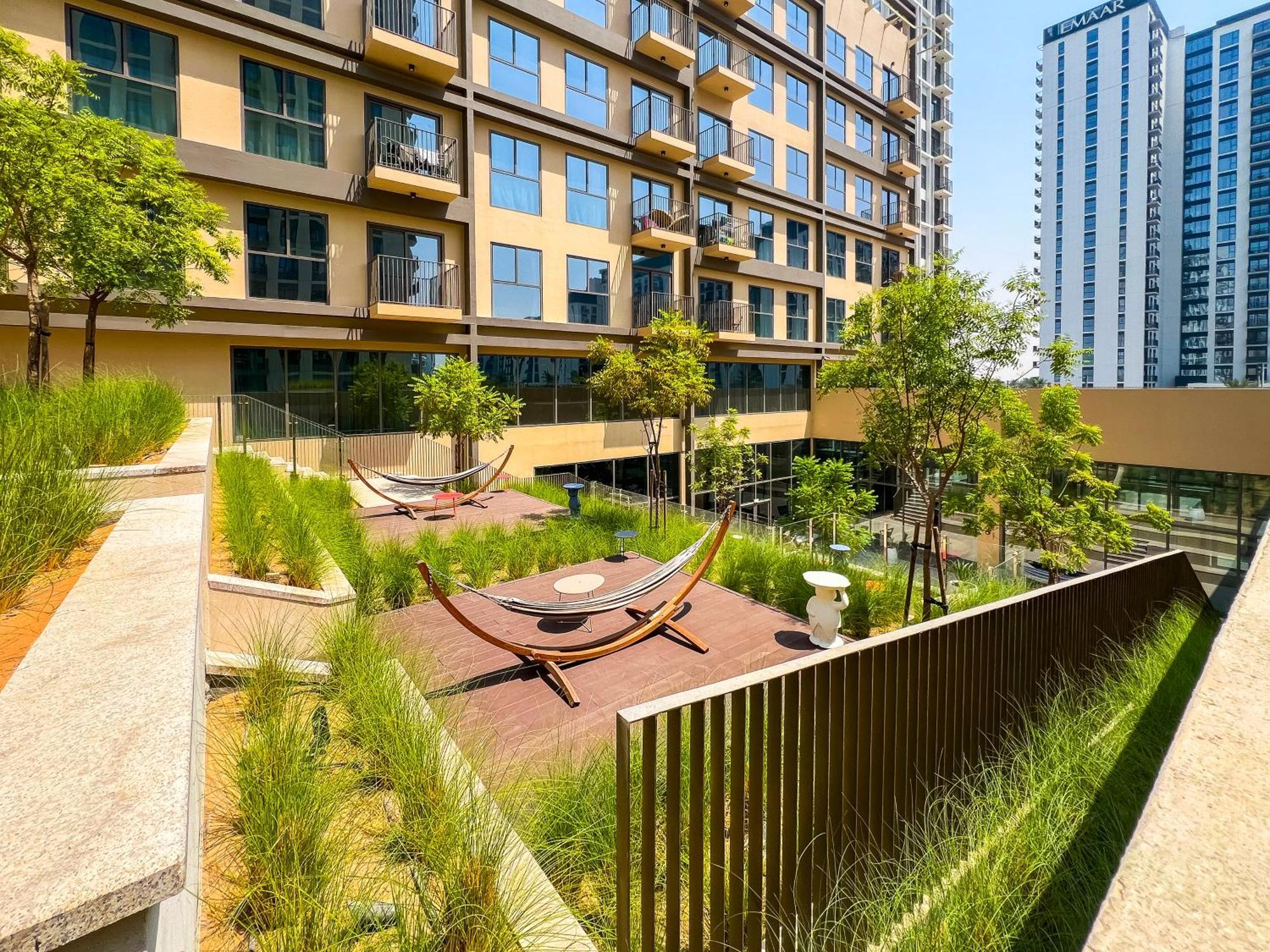 Socio Tower1 - Hills Modern Urban Retreat In The By Serenity Living Homes Appartement Dubai