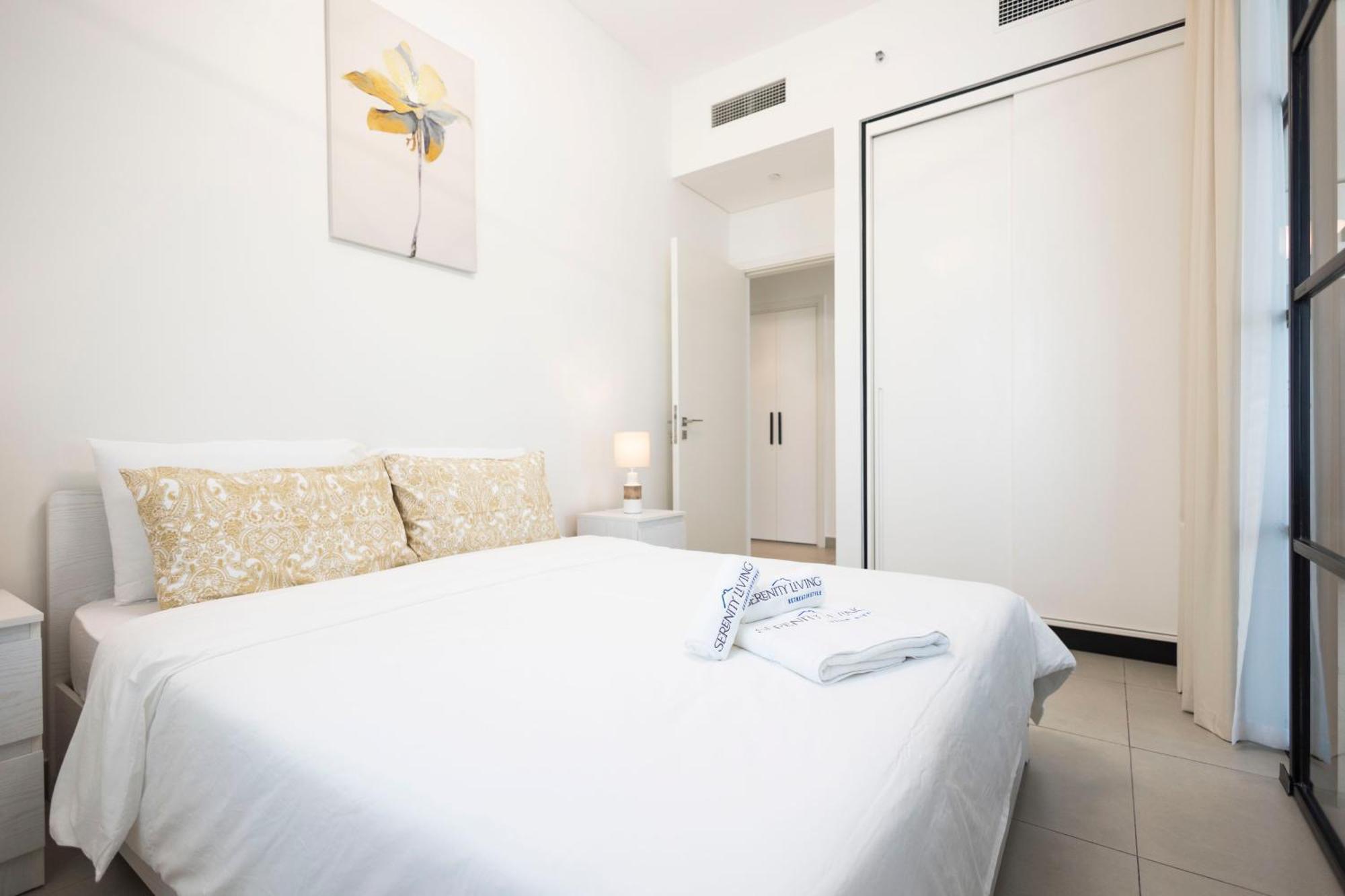 Socio Tower1 - Hills Modern Urban Retreat In The By Serenity Living Homes Appartement