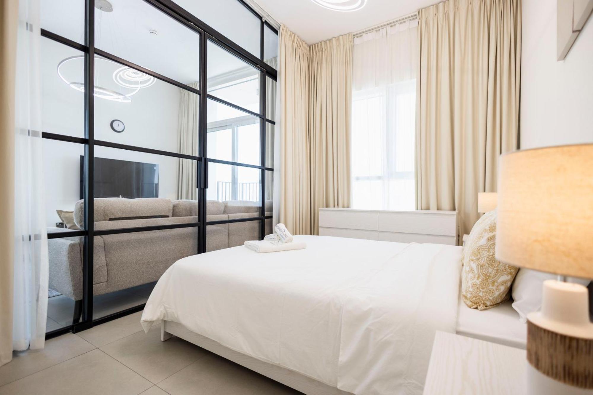 Appartement Socio Tower1 - Hills Modern Urban Retreat In The By Serenity Living Homes