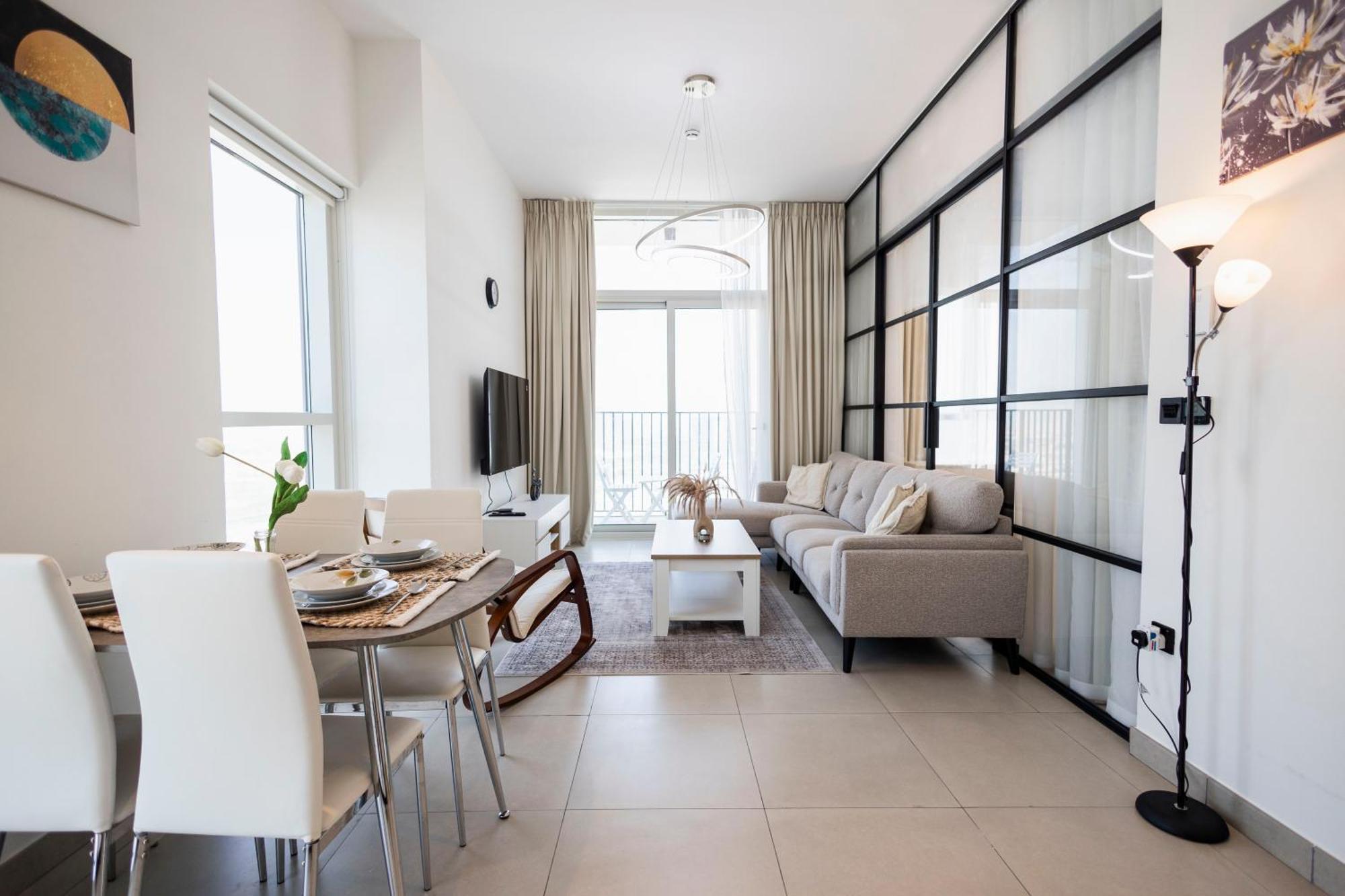 Appartement Socio Tower1 - Hills Modern Urban Retreat In The By Serenity Living Homes *